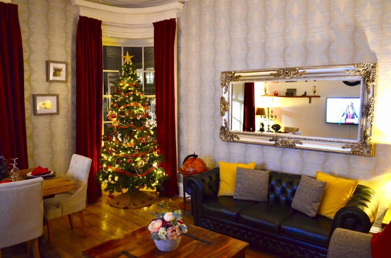 Heart Of Ayr: Elegant Townhouse In Central Ayr Buitenkant foto