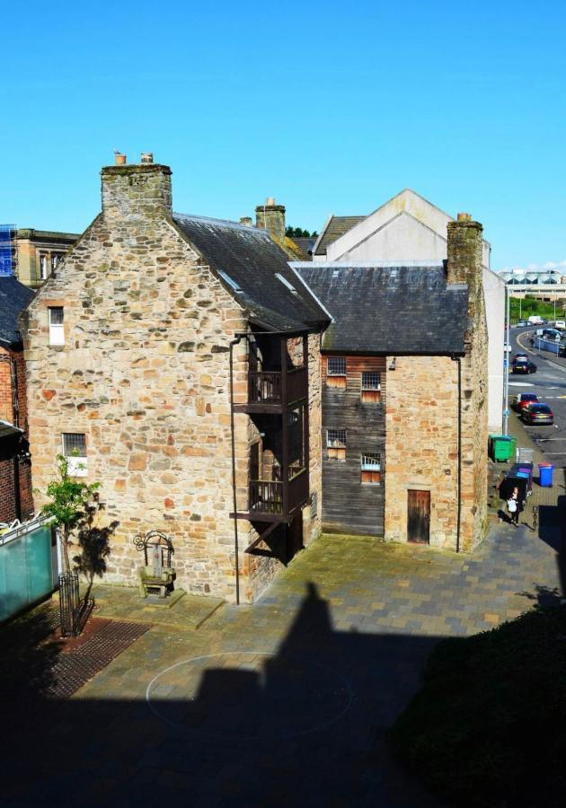 Heart Of Ayr: Elegant Townhouse In Central Ayr Buitenkant foto