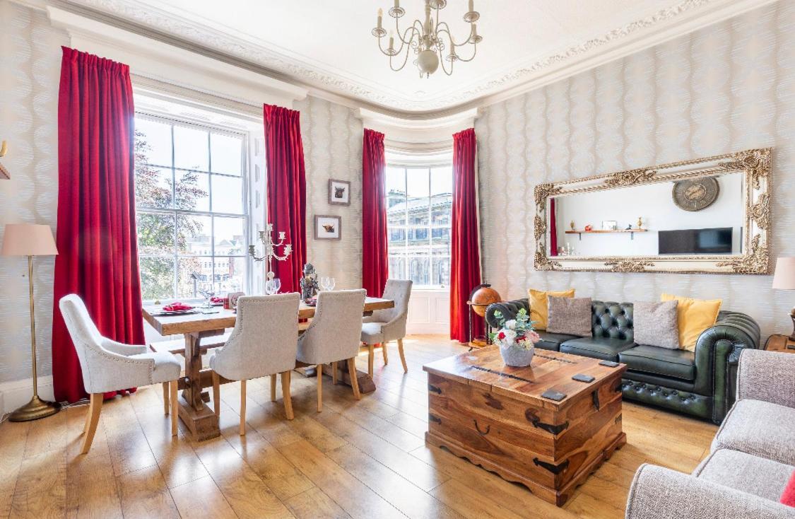 Heart Of Ayr: Elegant Townhouse In Central Ayr Buitenkant foto