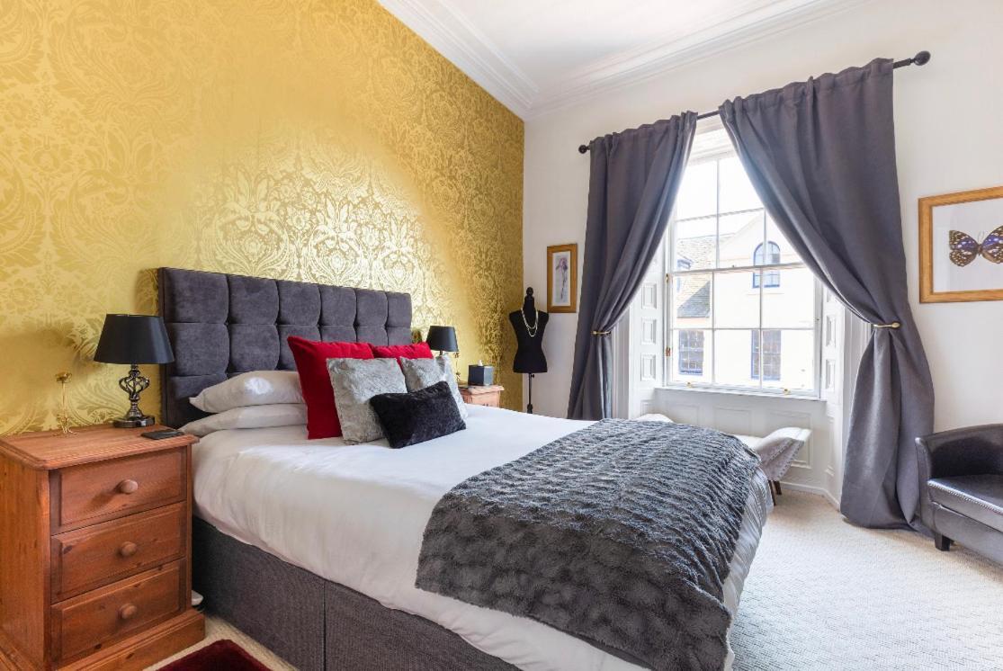 Heart Of Ayr: Elegant Townhouse In Central Ayr Buitenkant foto