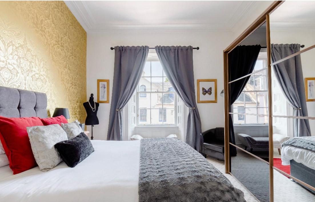 Heart Of Ayr: Elegant Townhouse In Central Ayr Buitenkant foto